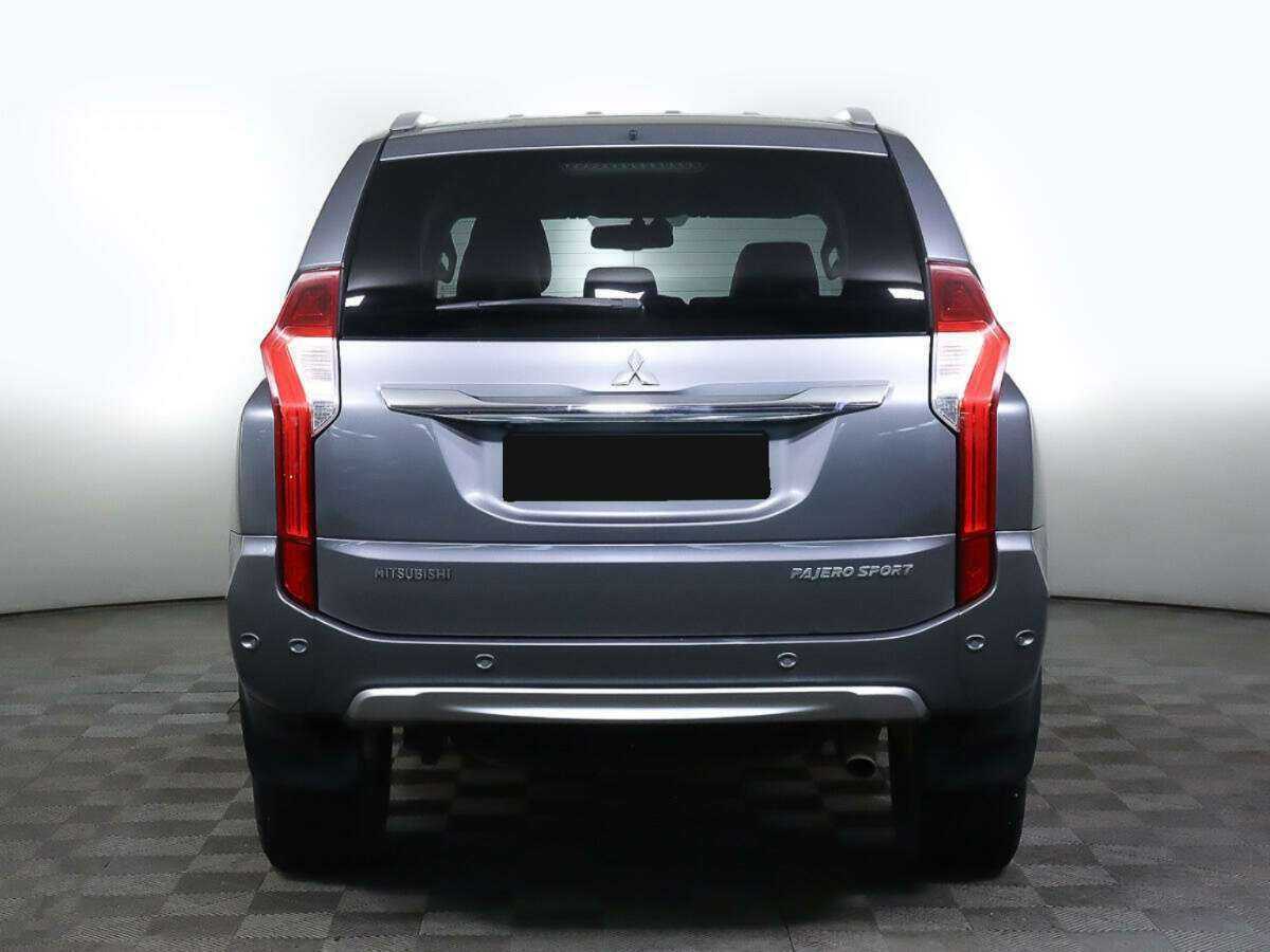 Б/У Митсубиши Паджеро Спорт 2017 года. Фото: #4