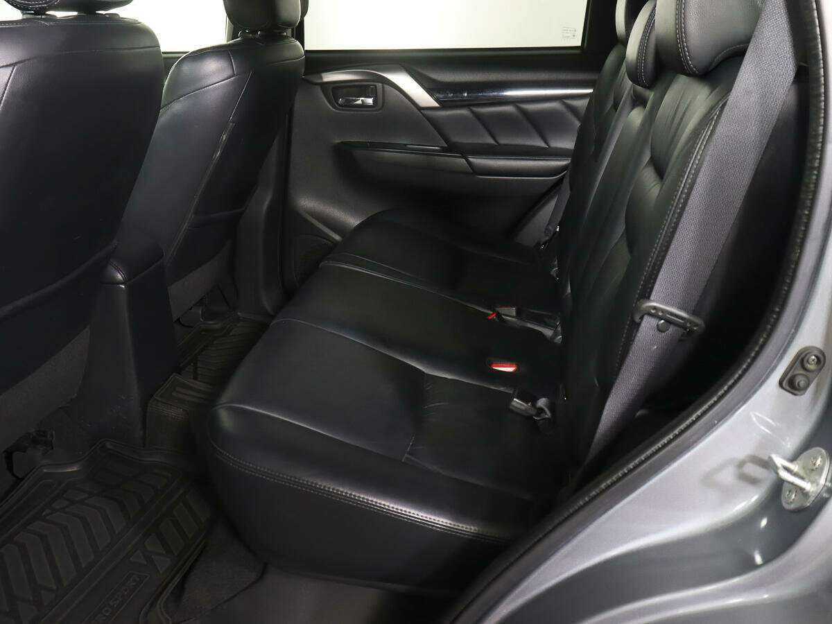 Б/У Митсубиши Паджеро Спорт 2017 года. Фото: #8