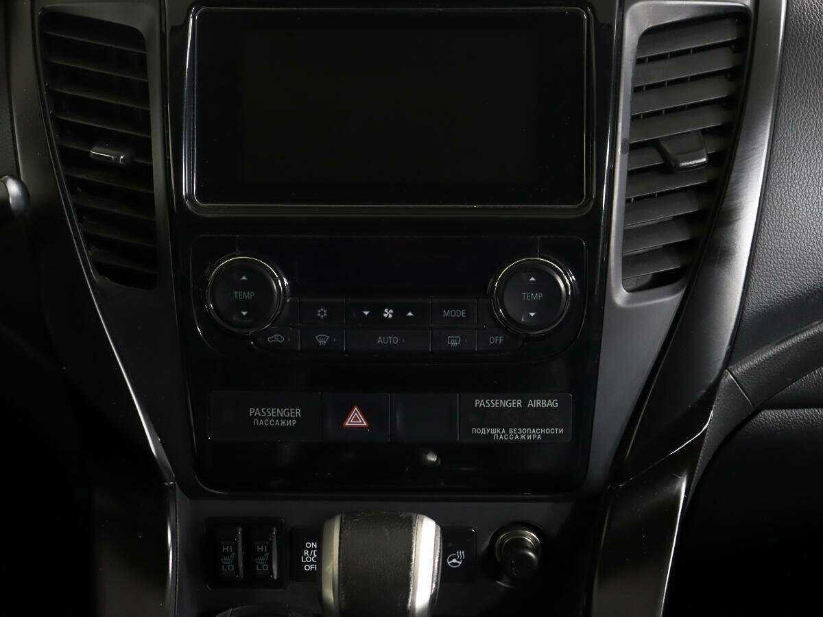 Б/У Митсубиши Паджеро Спорт 2017 года. Фото: #11