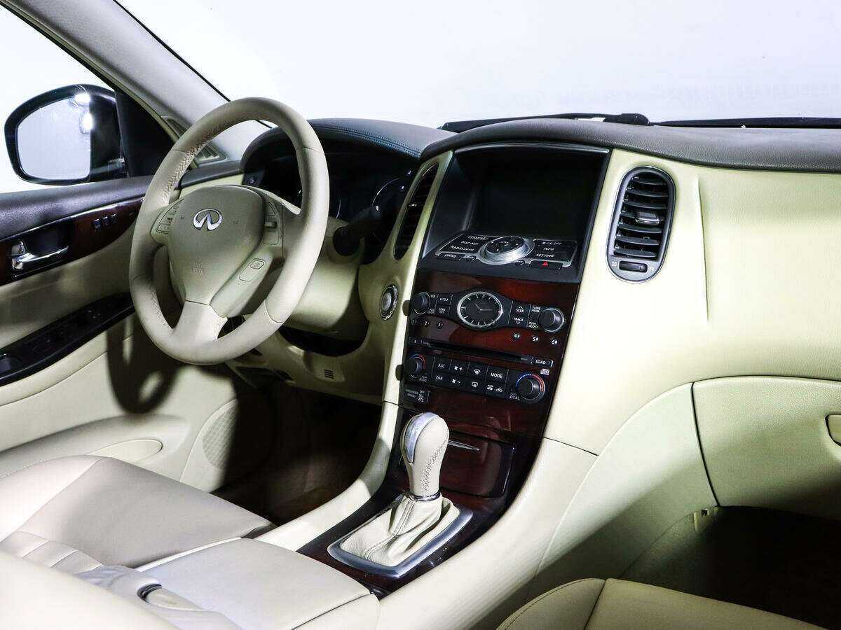 Б/У Инфинити ЕИкс 2008 года. Фото: #5