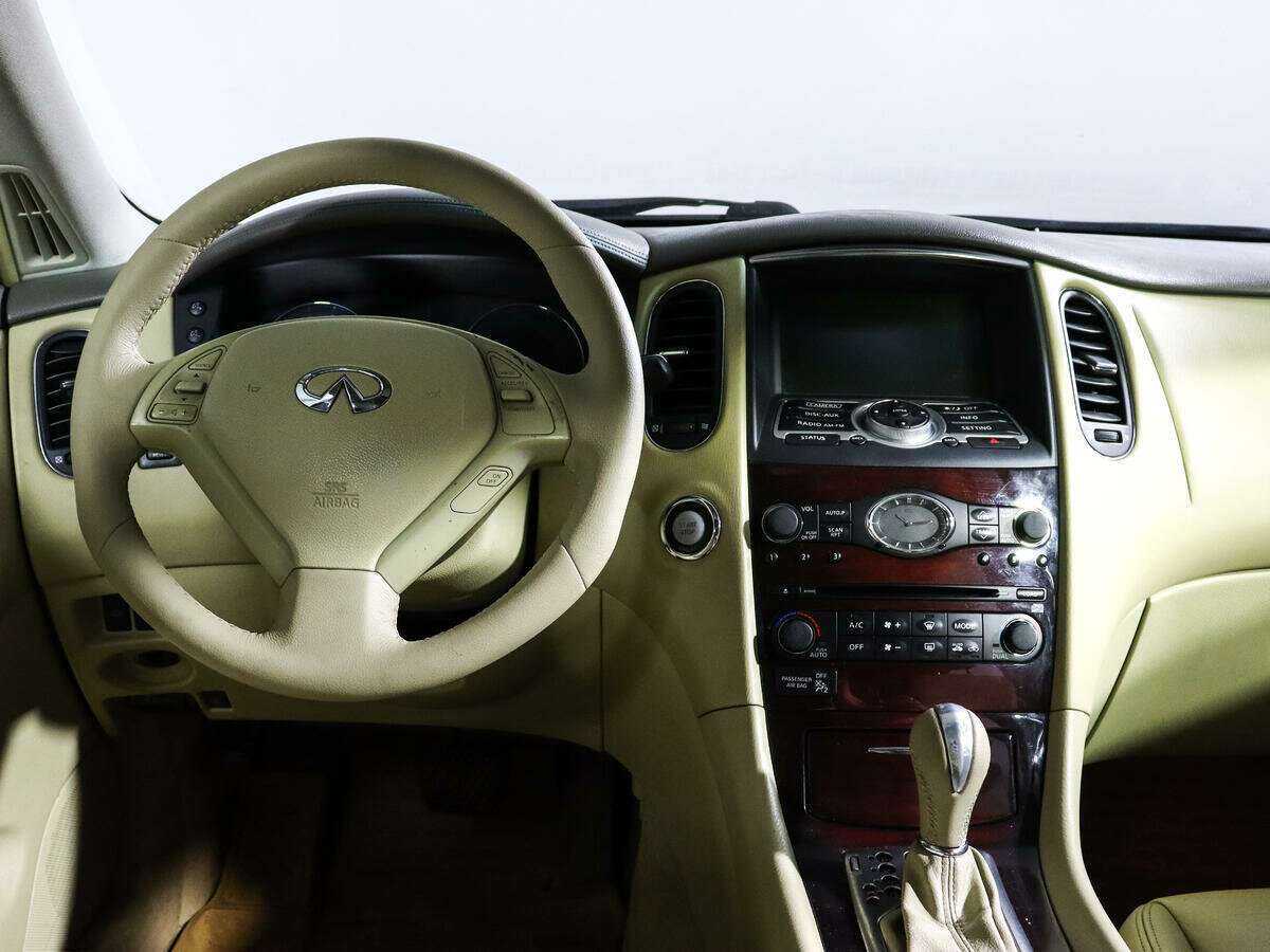 Б/У Инфинити ЕИкс 2008 года. Фото: #8