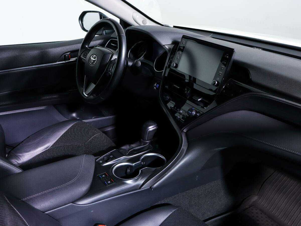 Б/У Тойота Камри 2021 года. Фото: #7