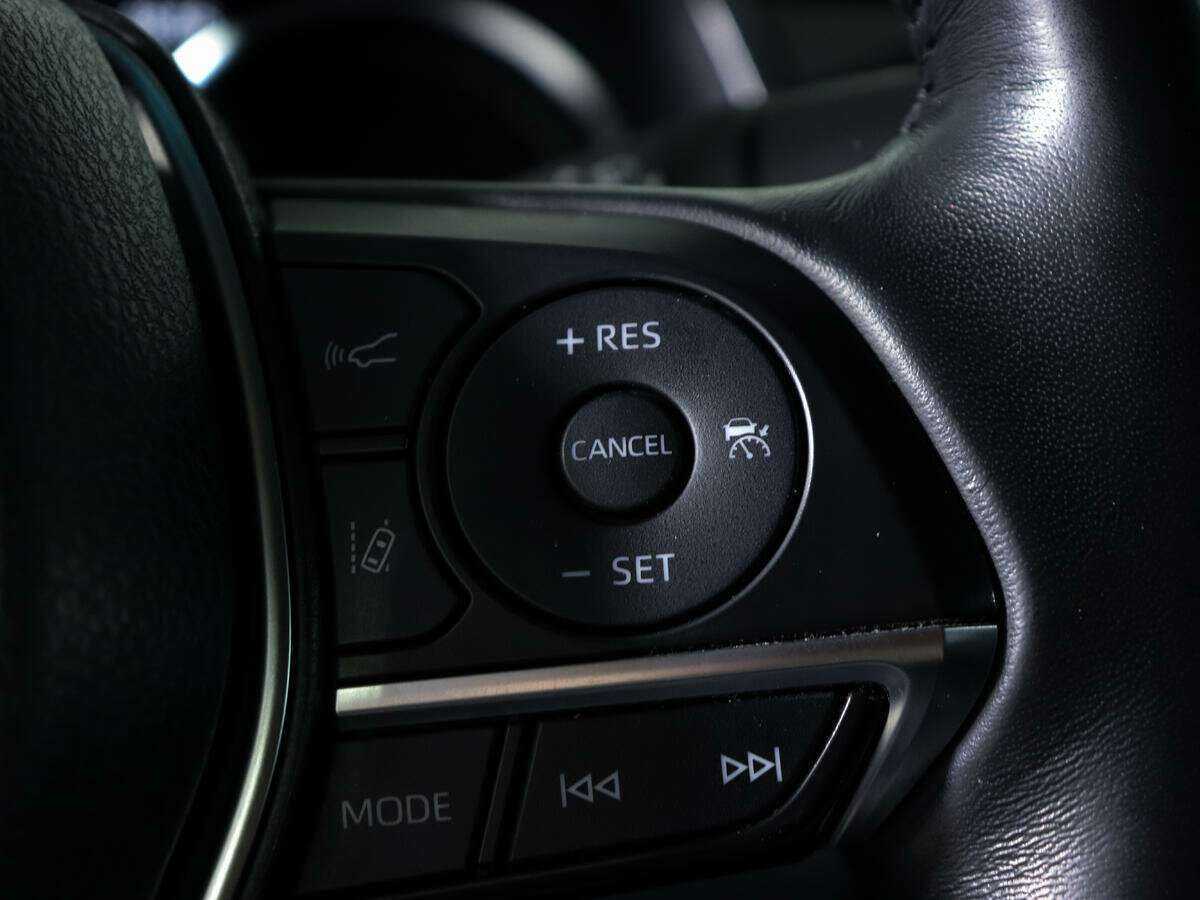 Б/У Тойота Камри 2021 года. Фото: #20