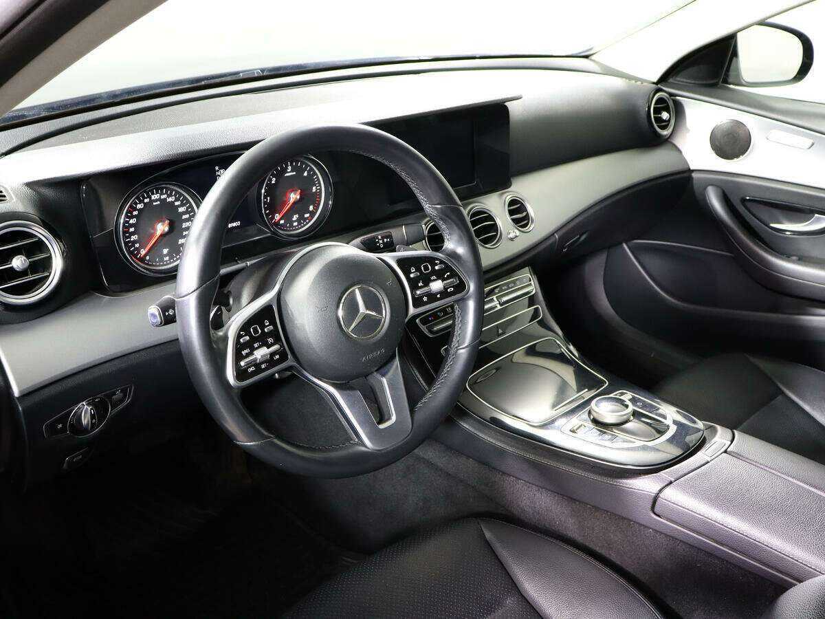 Б/У Мерседес-Бенц Е-Класс 2019 года. Фото: #11