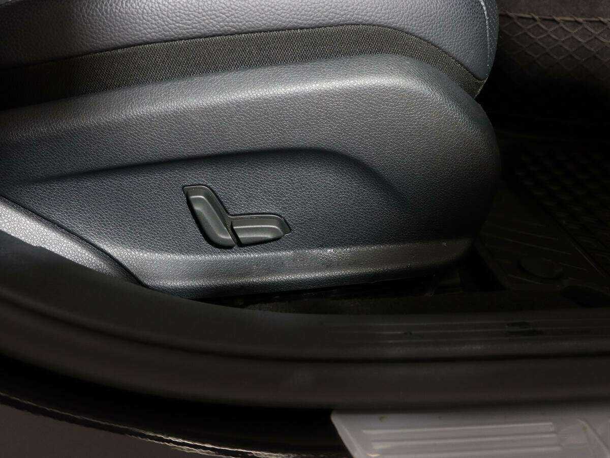 Б/У Мерседес-Бенц Е-Класс 2019 года. Фото: #12