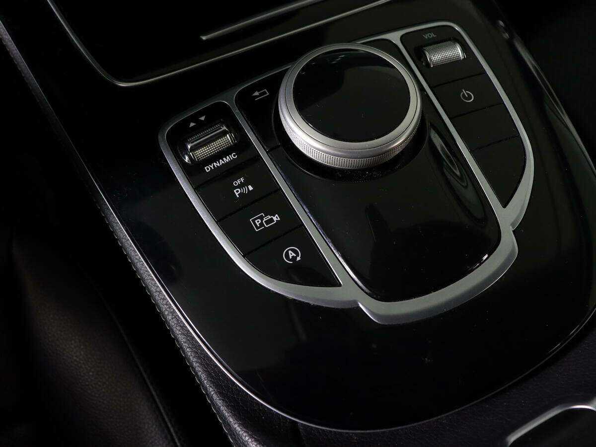 Б/У Мерседес-Бенц Е-Класс 2019 года. Фото: #20