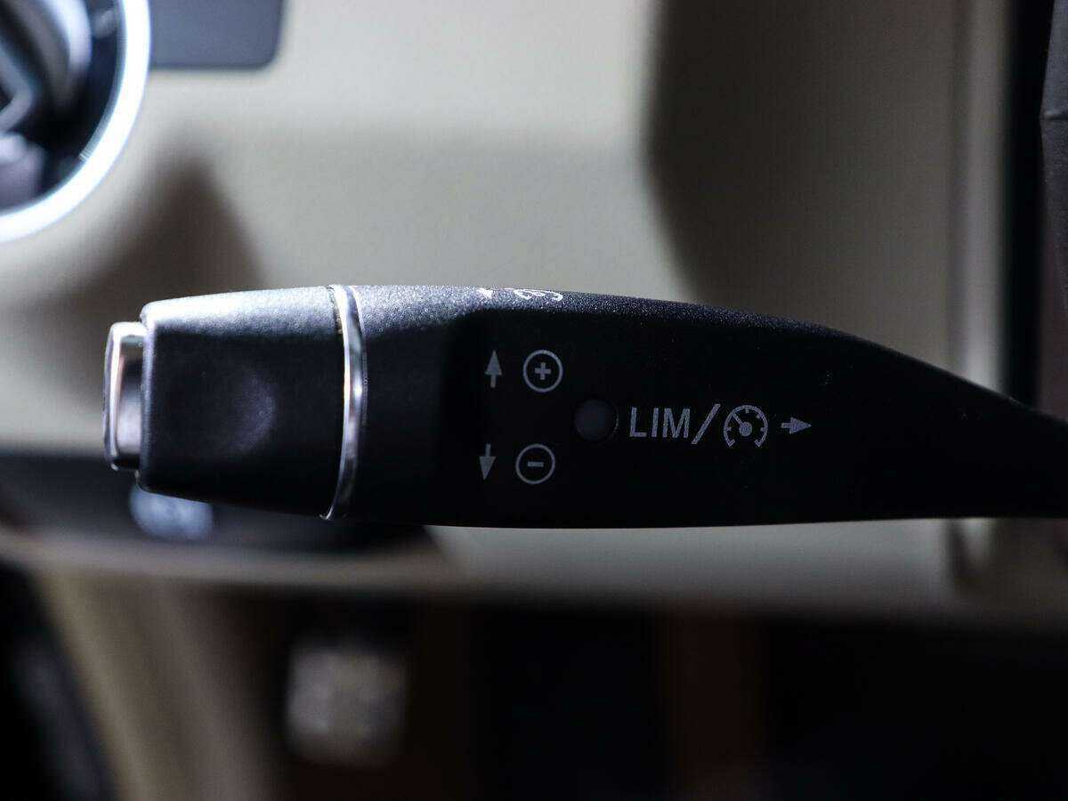 Б/У Мерседес-Бенц Е-Класс 2015 года. Фото: #14