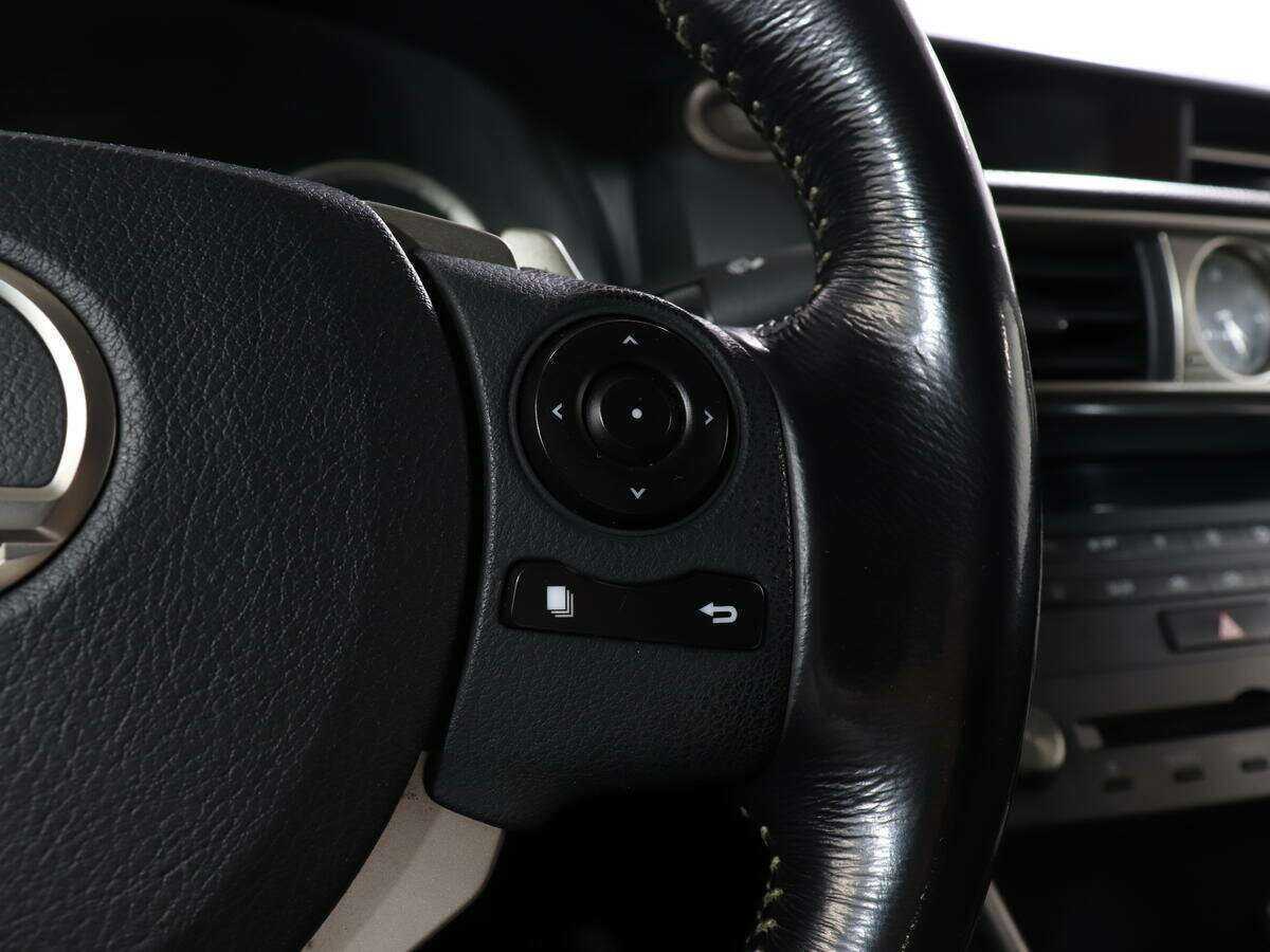 Б/У Лексус ИС 2015 года. Фото: #12