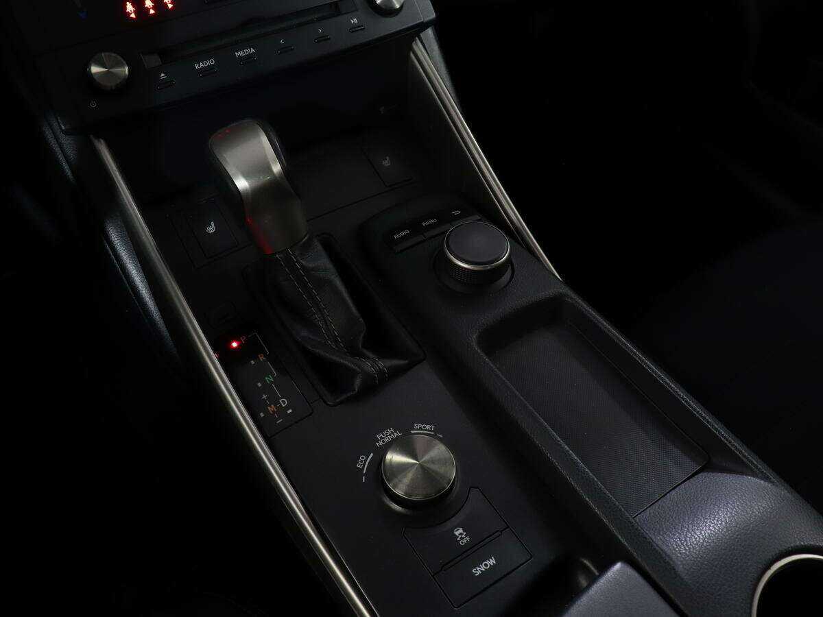 Б/У Лексус ИС 2015 года. Фото: #14