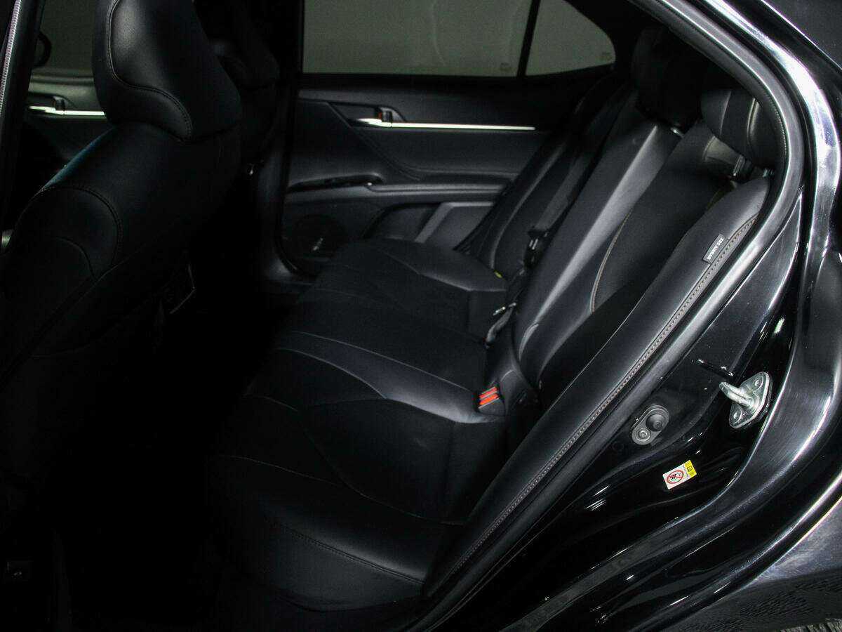 Б/У Тойота Камри 2018 года. Фото: #7