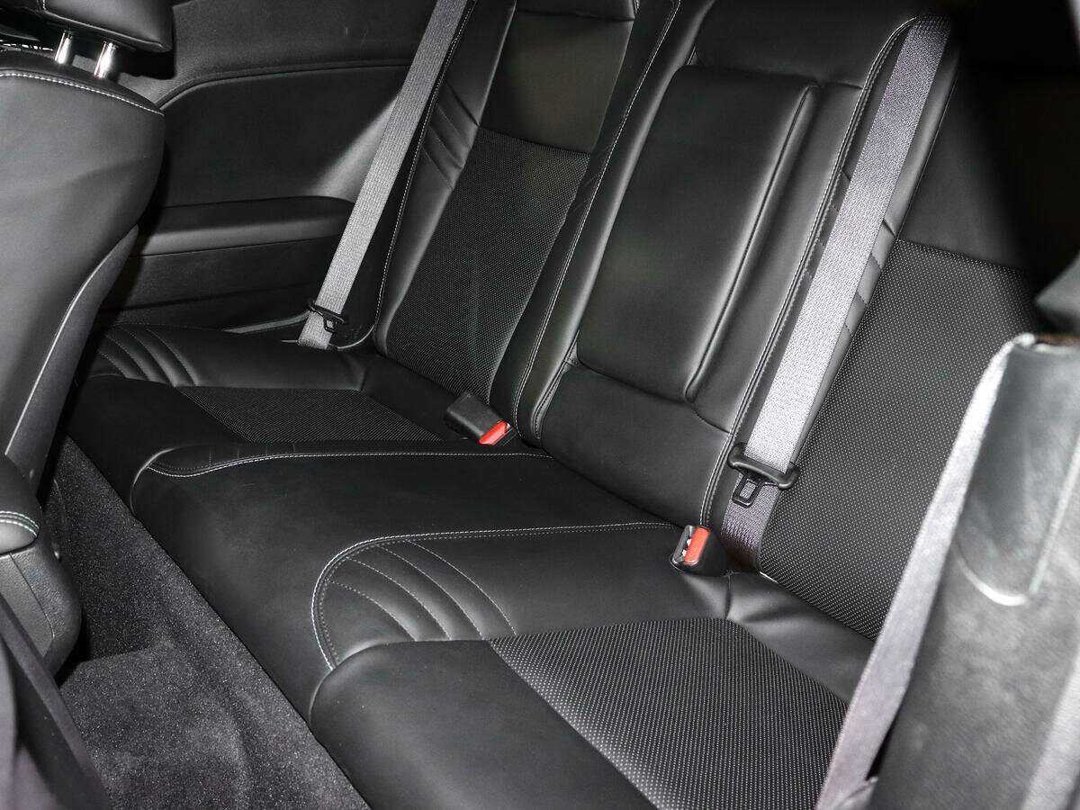 Б/У Додж Челленджер 2022 года. Фото: #7