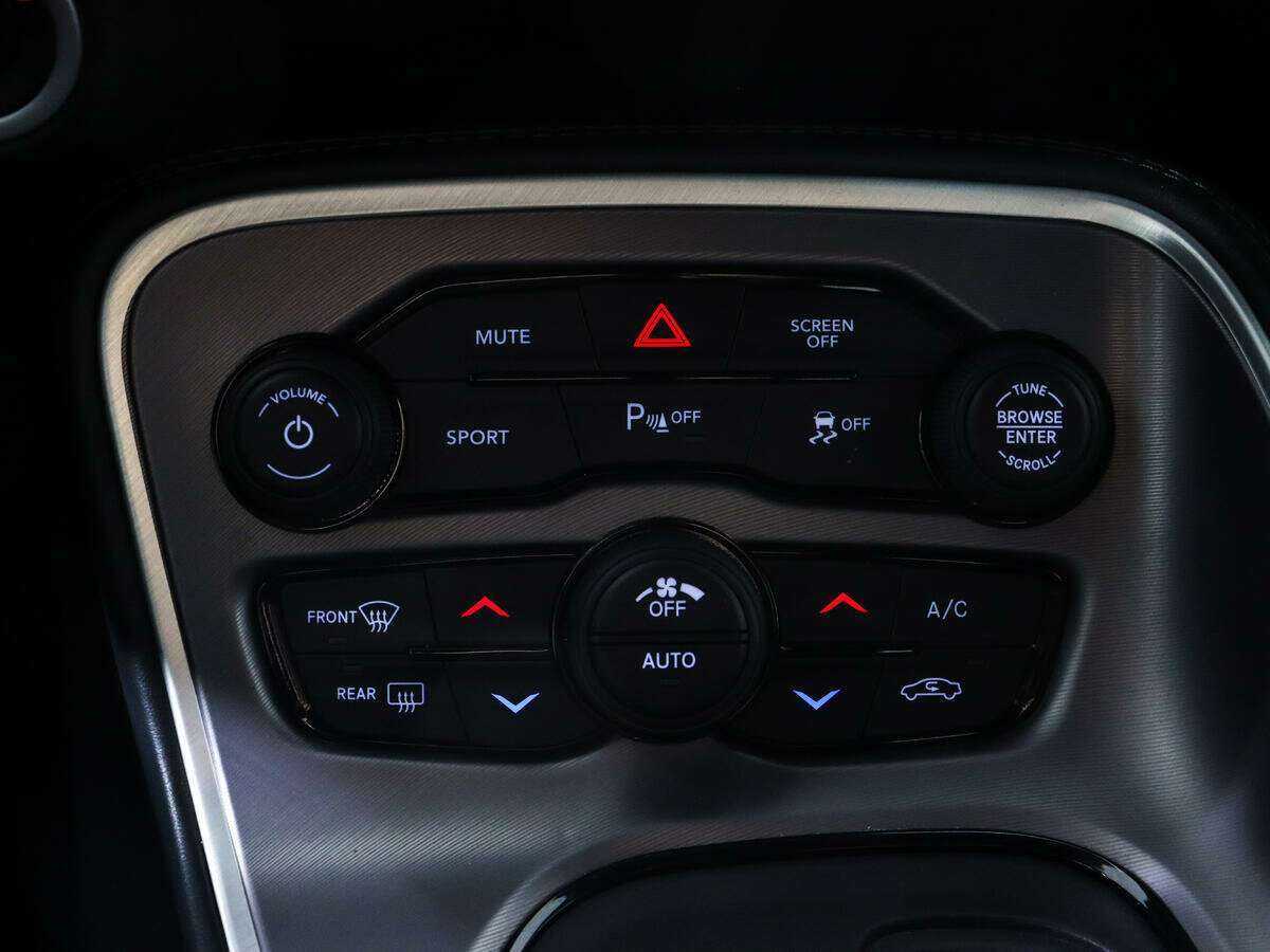 Б/У Додж Челленджер 2022 года. Фото: #15