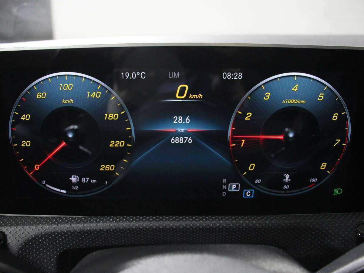 Б/У Мерседес-Бенц КЛА 2019 года. Фото: #7