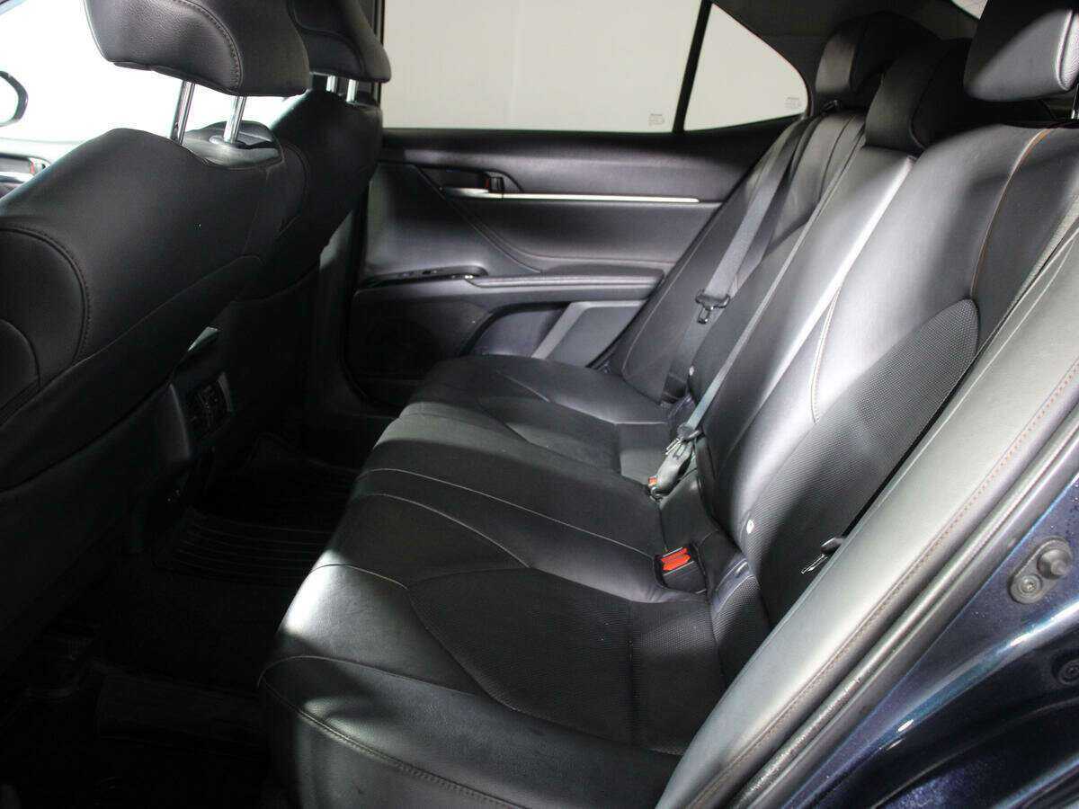 Б/У Тойота Камри 2018 года. Фото: #6