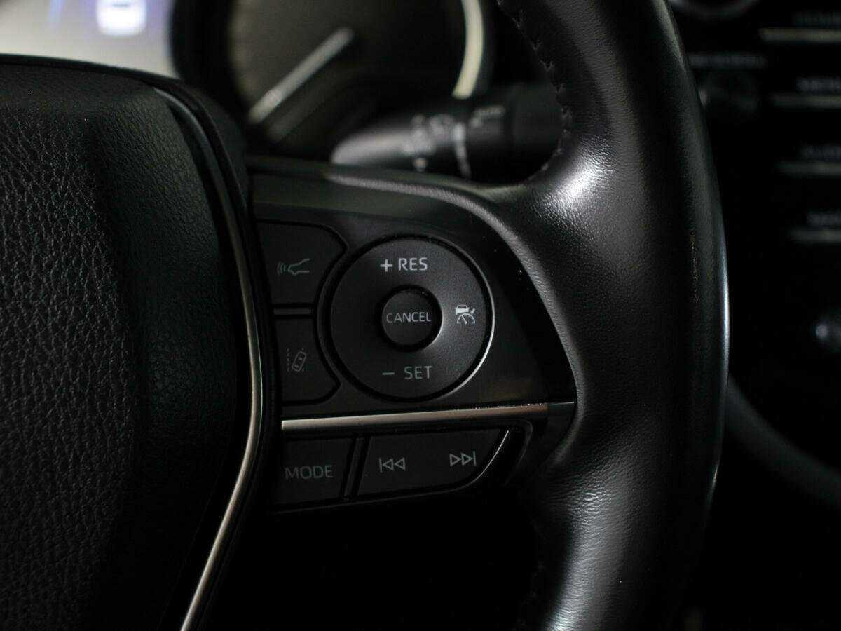 Б/У Тойота Камри 2018 года. Фото: #15