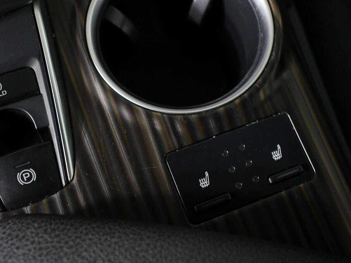 Б/У Тойота Камри 2018 года. Фото: #16