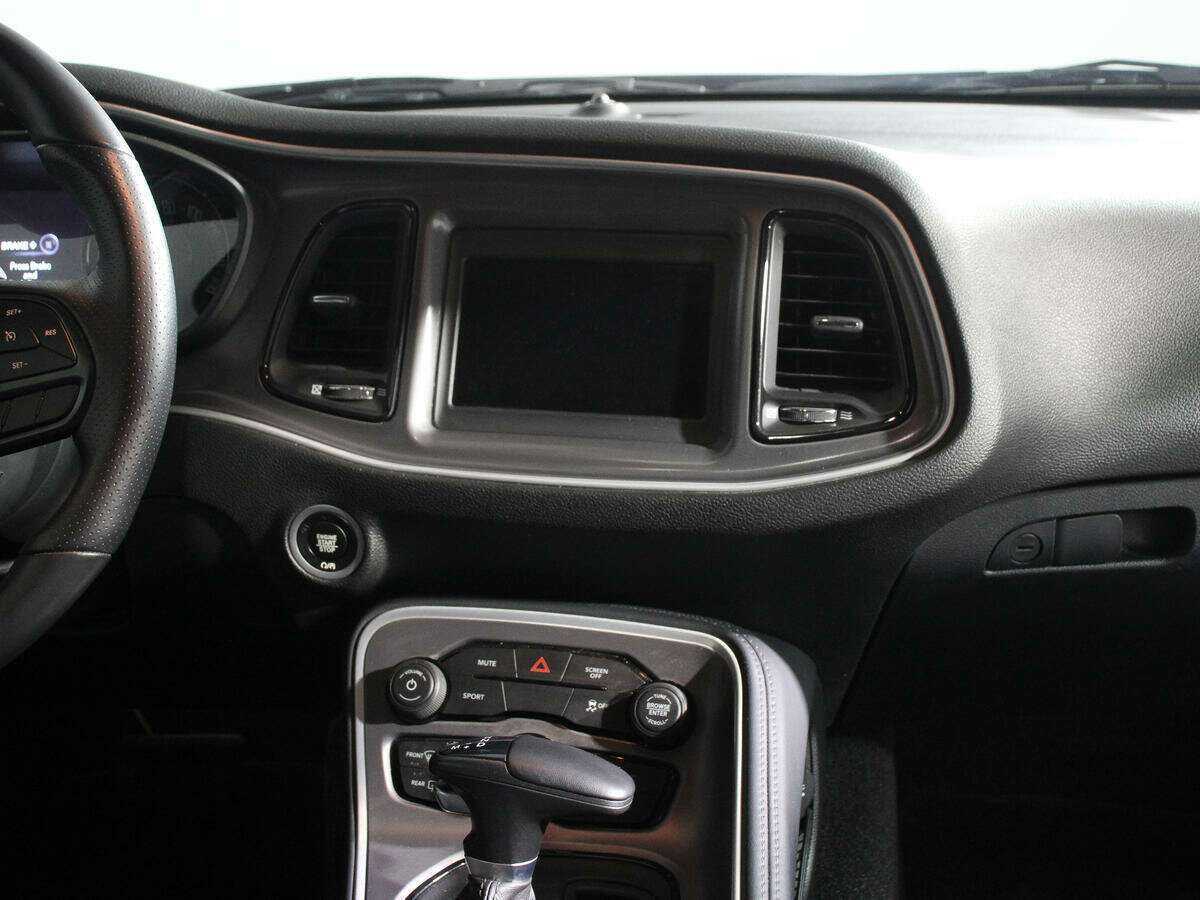 Б/У Додж Челленджер 2022 года. Фото: #11