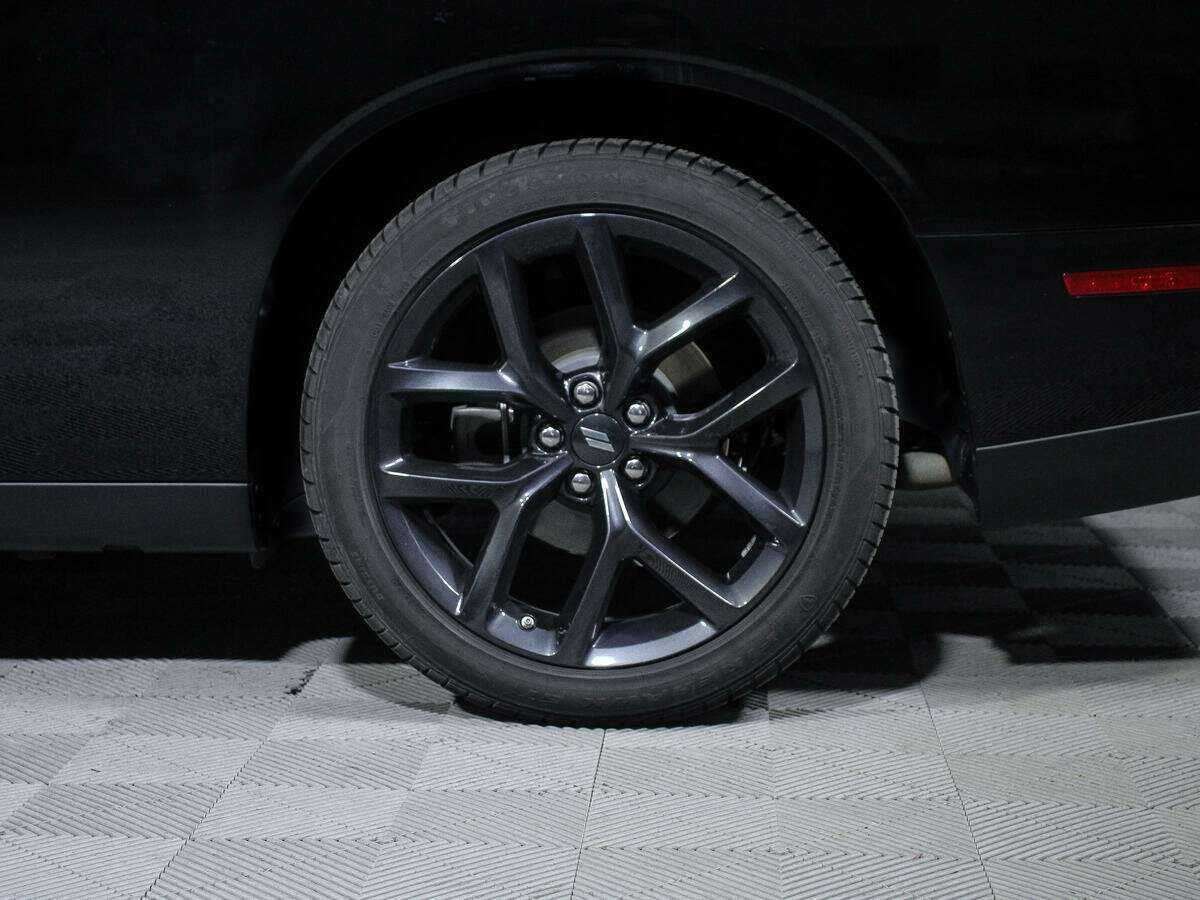 Б/У Додж Челленджер 2022 года. Фото: #12