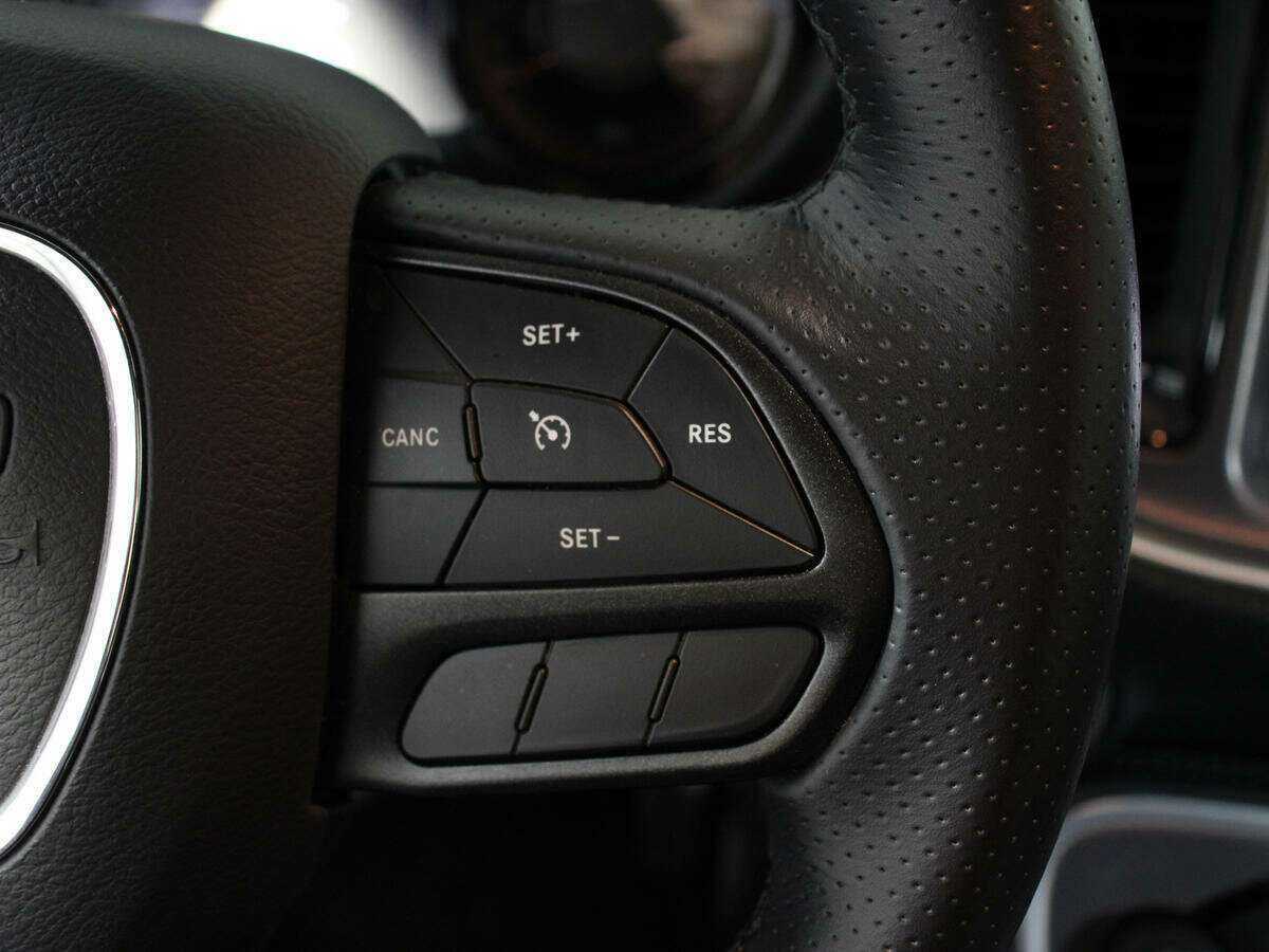 Б/У Додж Челленджер 2022 года. Фото: #18