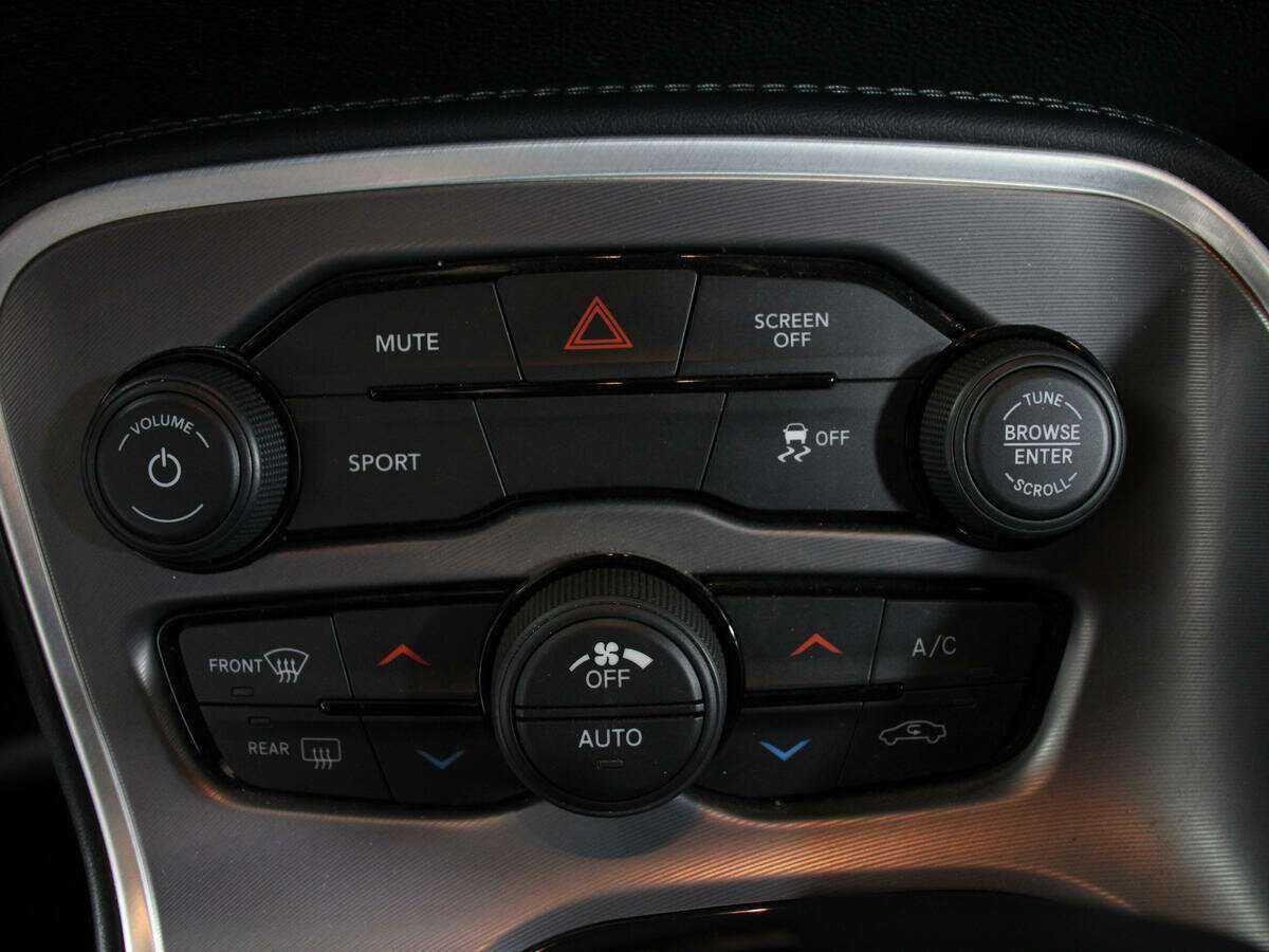 Б/У Додж Челленджер 2022 года. Фото: #20