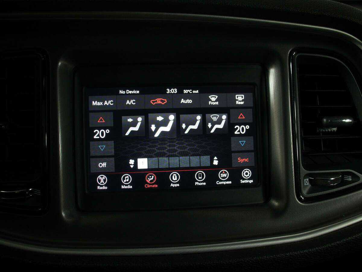 Б/У Додж Челленджер 2022 года. Фото: #22