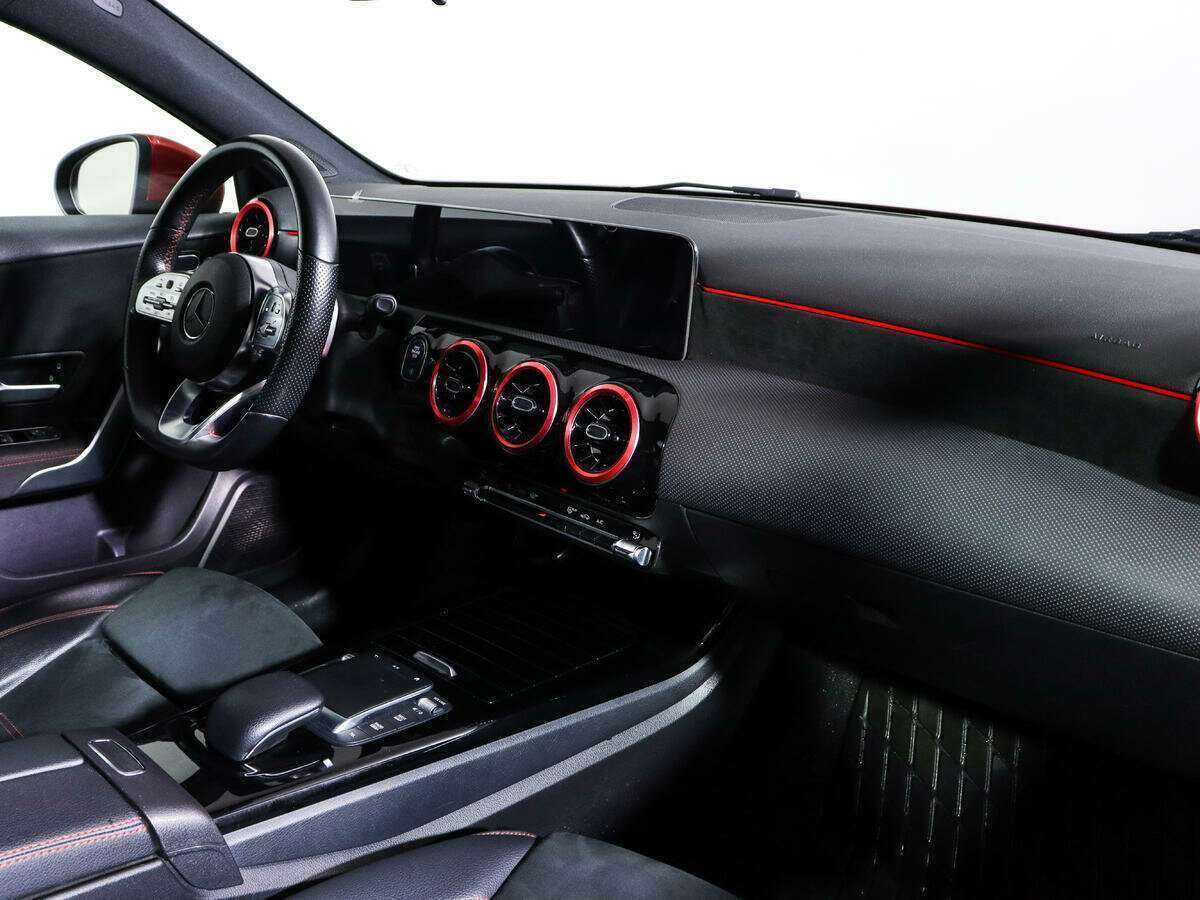 Б/У Мерседес-Бенц А-Класс 2020 года. Фото: #8