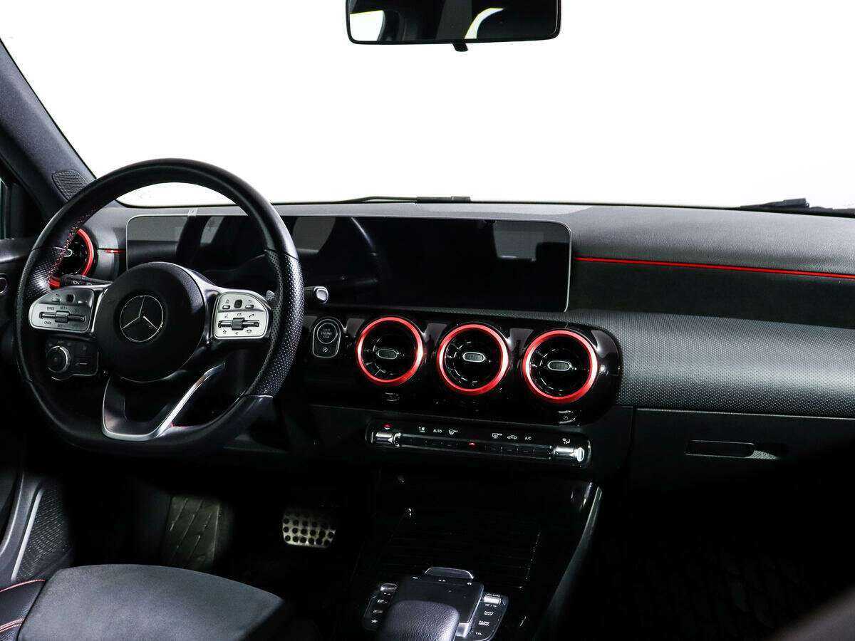 Б/У Мерседес-Бенц А-Класс 2020 года. Фото: #11