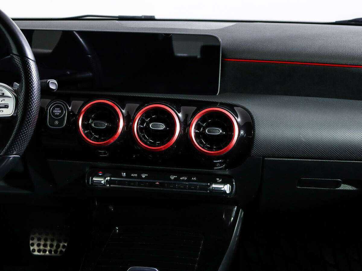 Б/У Мерседес-Бенц А-Класс 2020 года. Фото: #12