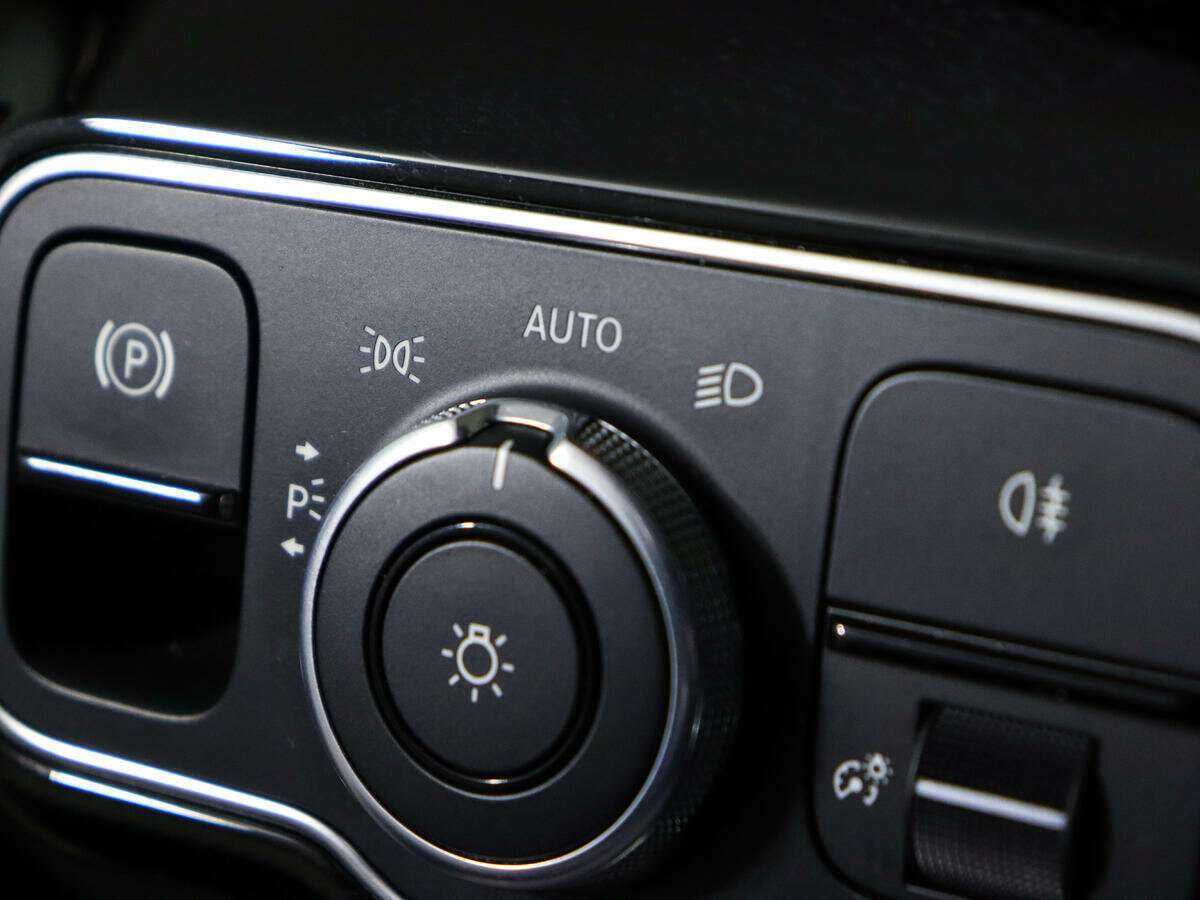 Б/У Мерседес-Бенц А-Класс 2020 года. Фото: #17