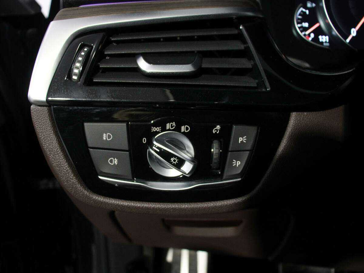 Б/У БМВ 5 серии 2017 года. Фото: #13