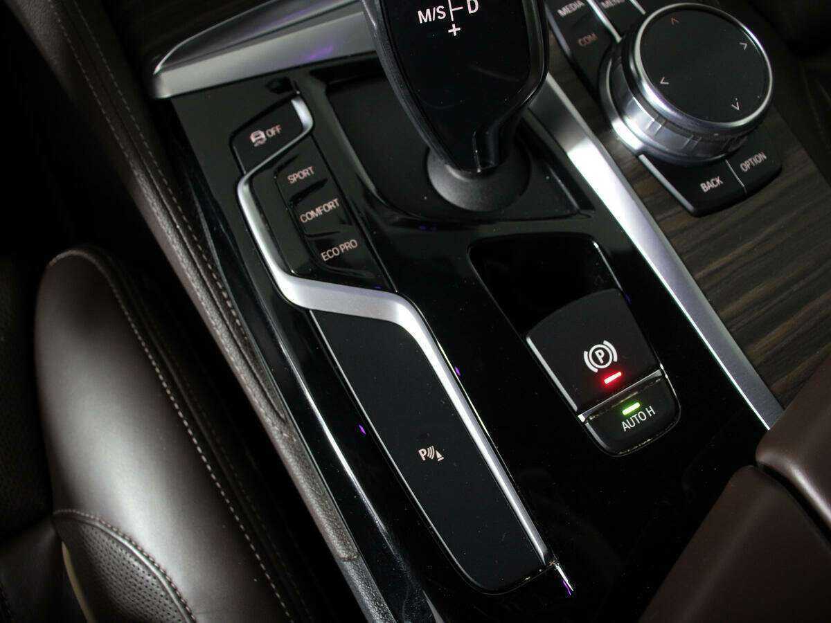 Б/У БМВ 5 серии 2017 года. Фото: #18