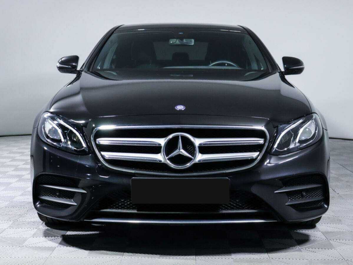 Б/У Мерседес-Бенц Е-Класс 2016 года. Фото: #1