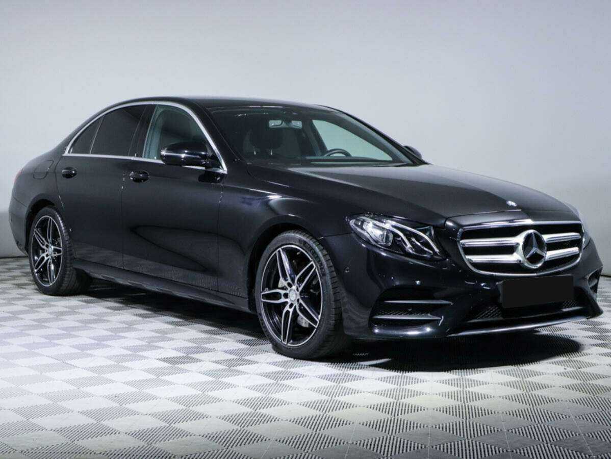 Б/У Мерседес-Бенц Е-Класс 2016 года. Фото: #2