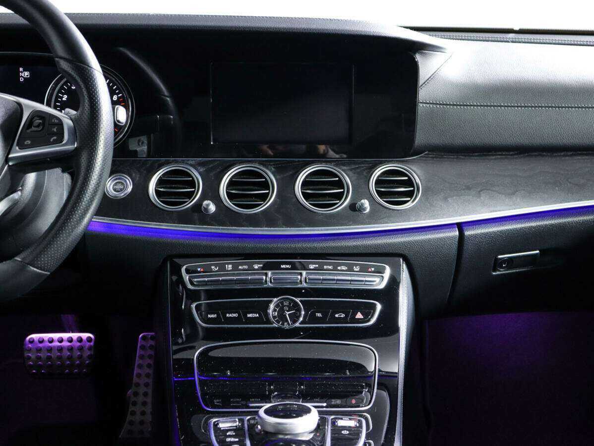 Б/У Мерседес-Бенц Е-Класс 2016 года. Фото: #9