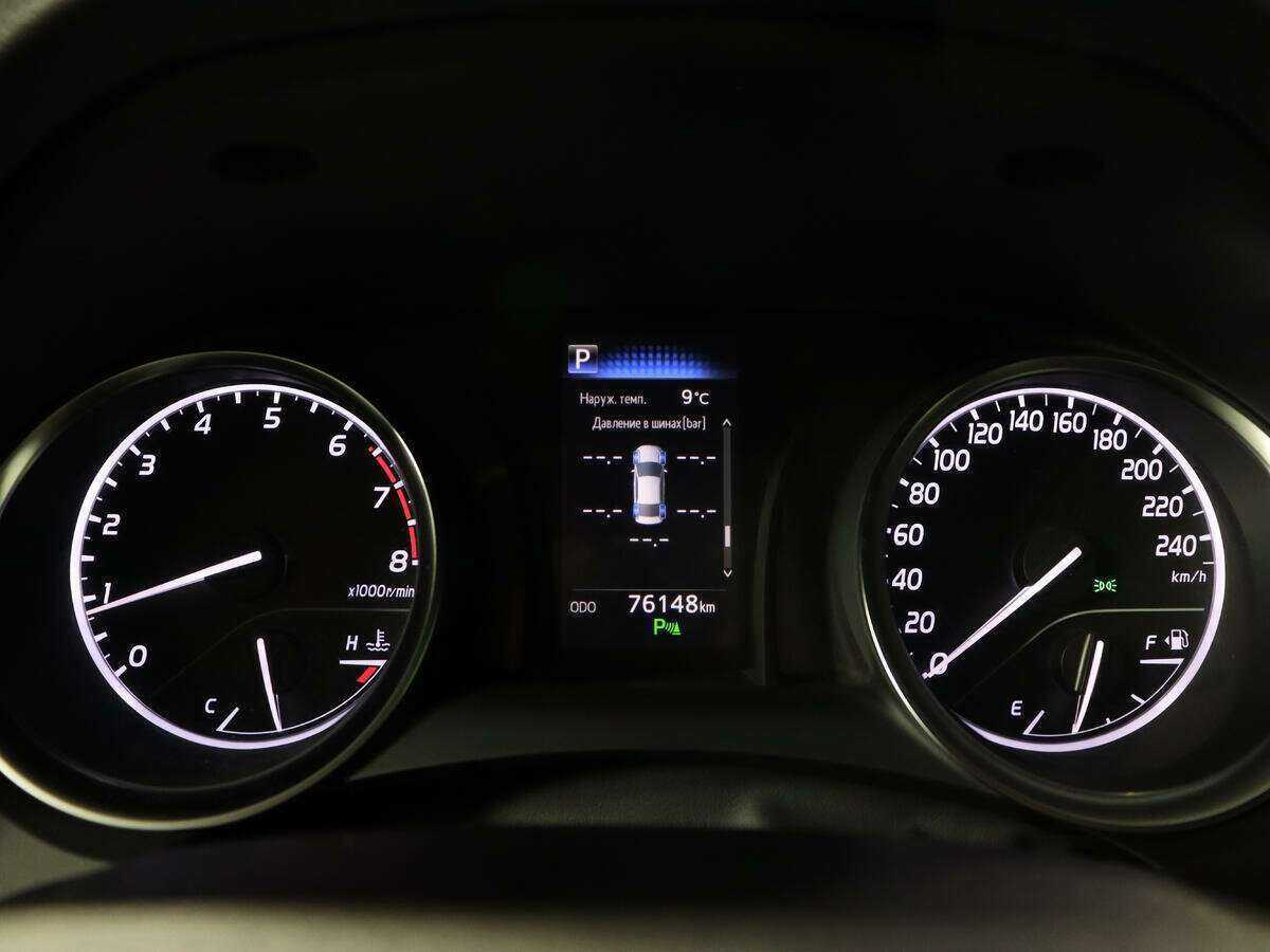 Б/У Тойота Камри 2018 года. Фото: #10