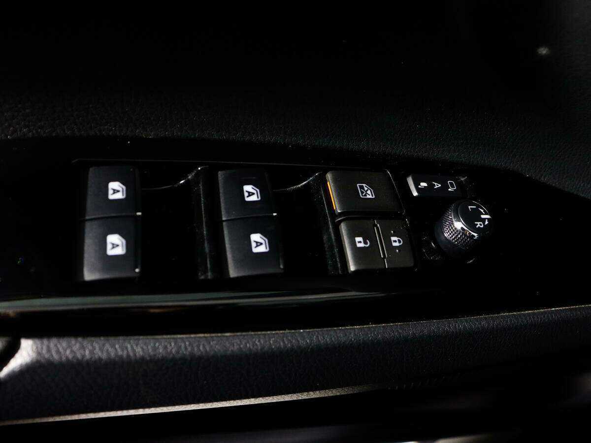 Б/У Тойота Камри 2018 года. Фото: #17