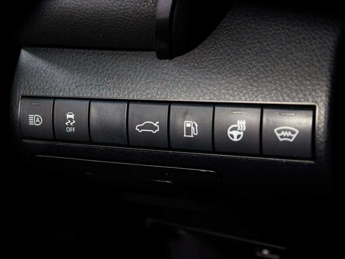 Б/У Тойота Камри 2018 года. Фото: #18