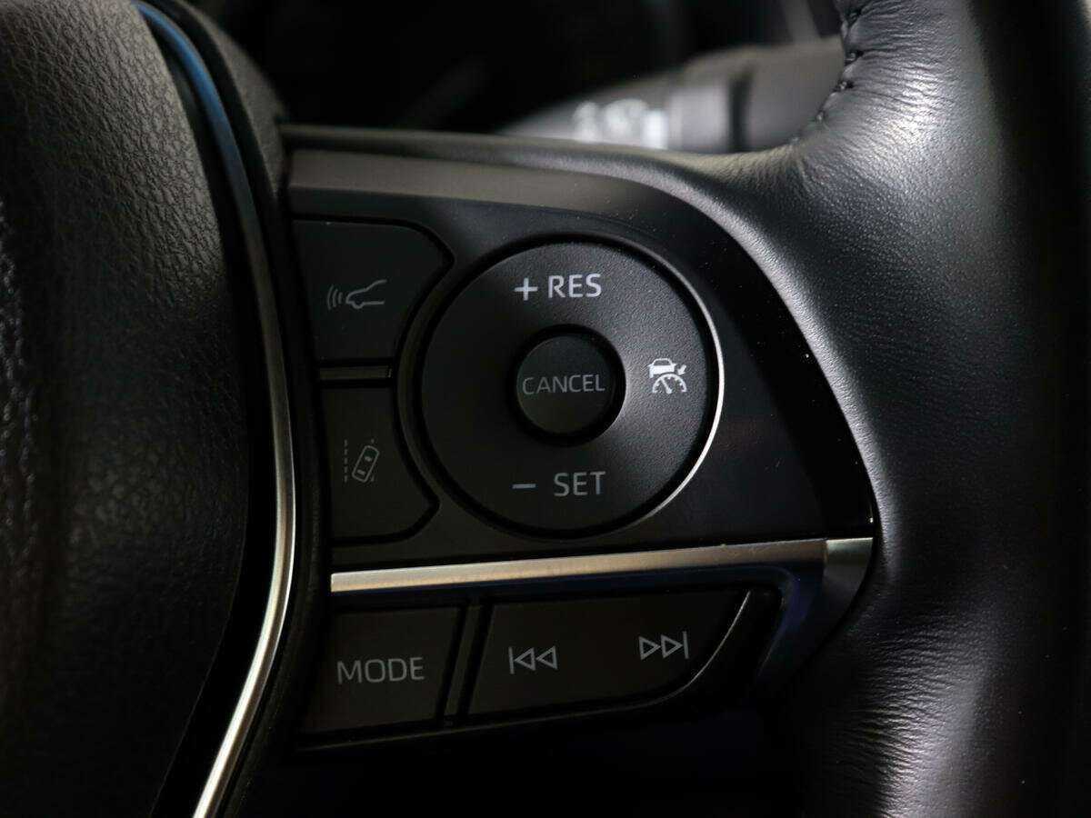 Б/У Тойота Камри 2018 года. Фото: #19