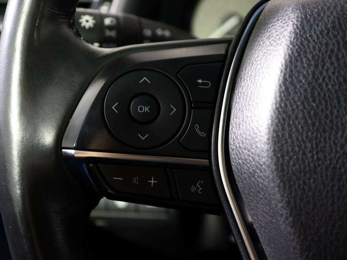 Б/У Тойота Камри 2018 года. Фото: #20