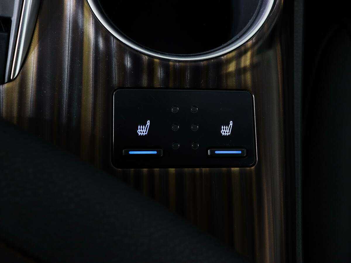 Б/У Тойота Камри 2018 года. Фото: #21