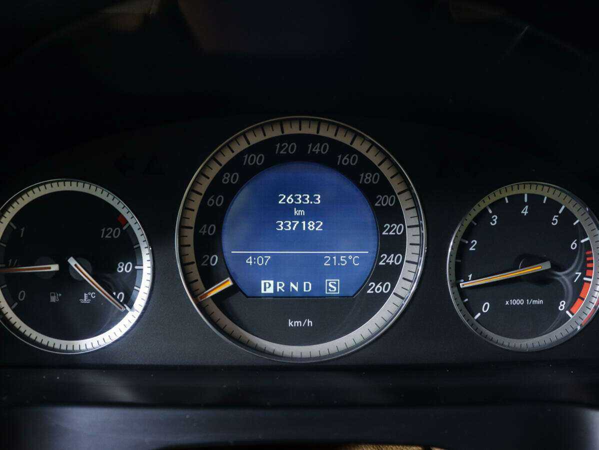 Б/У Мерседес-Бенц Ц-Класс 2007 года. Фото: #8