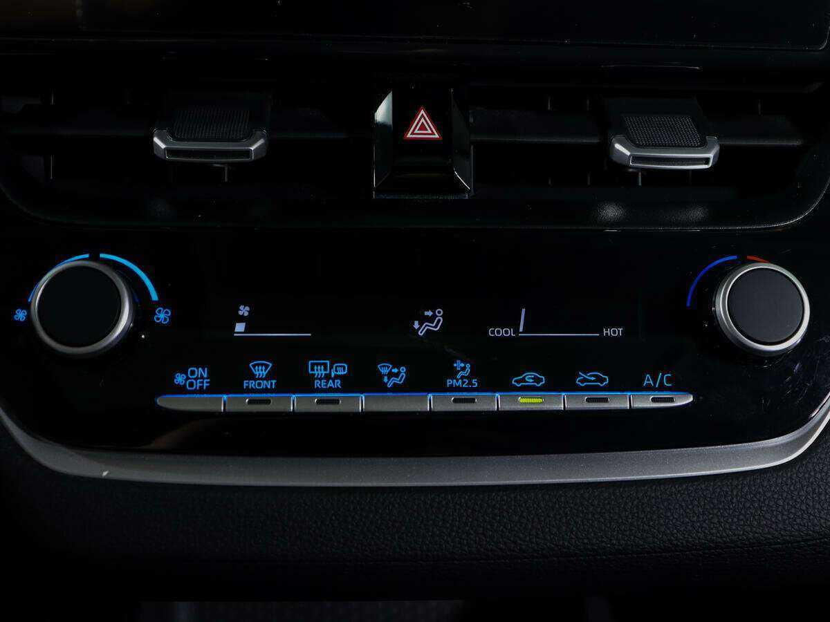 Б/У Тойота Королла 2022 года. Фото: #17