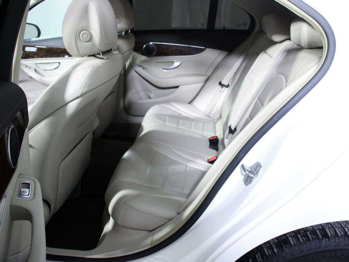 Б/У Мерседес-Бенц Ц-Класс 2014 года. Фото: #6