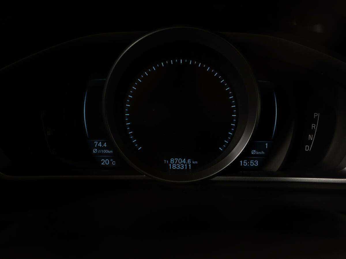 Б/У Вольво В40 Кросс Кантри 2013 года. Фото: #7