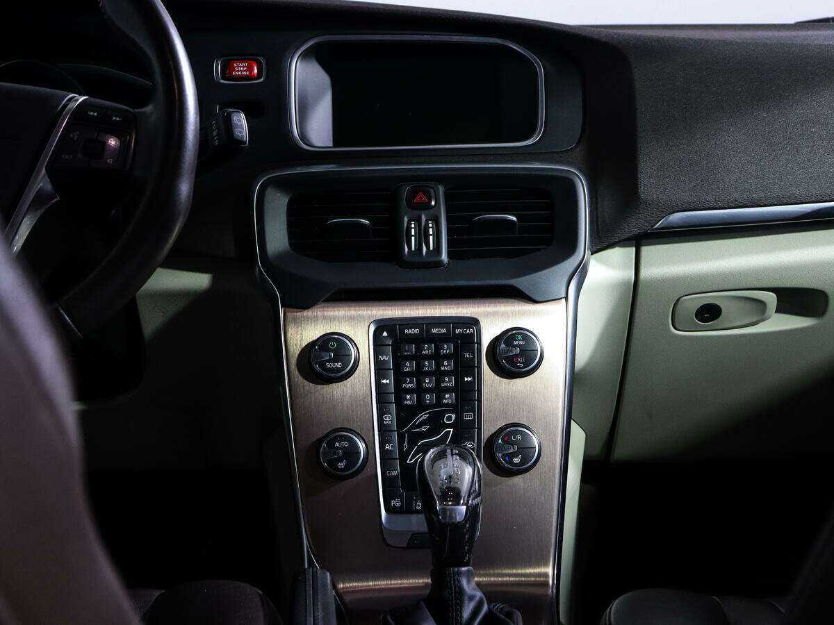 Б/У Вольво В40 Кросс Кантри 2013 года. Фото: #9