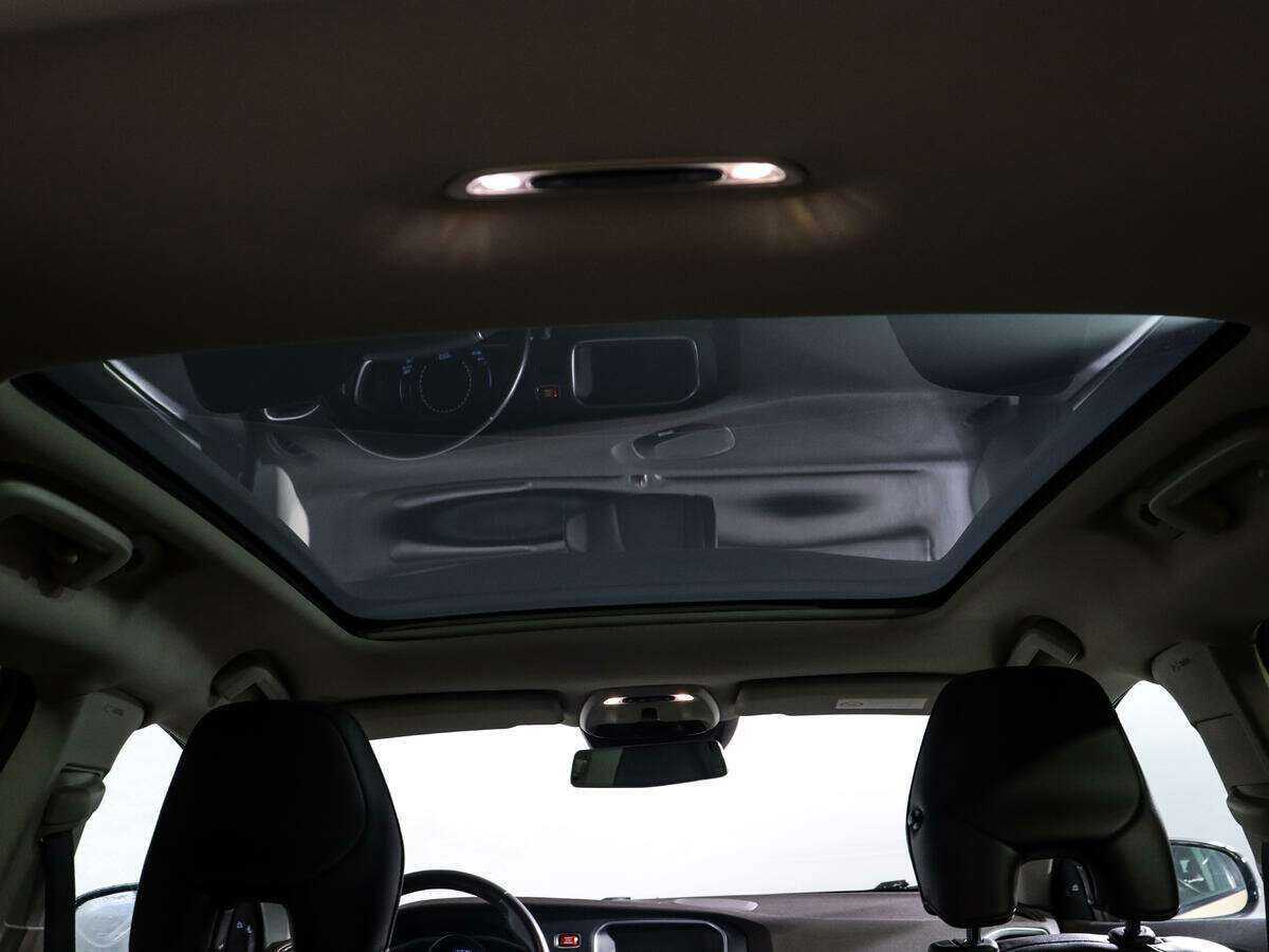 Б/У Вольво В40 Кросс Кантри 2013 года. Фото: #13