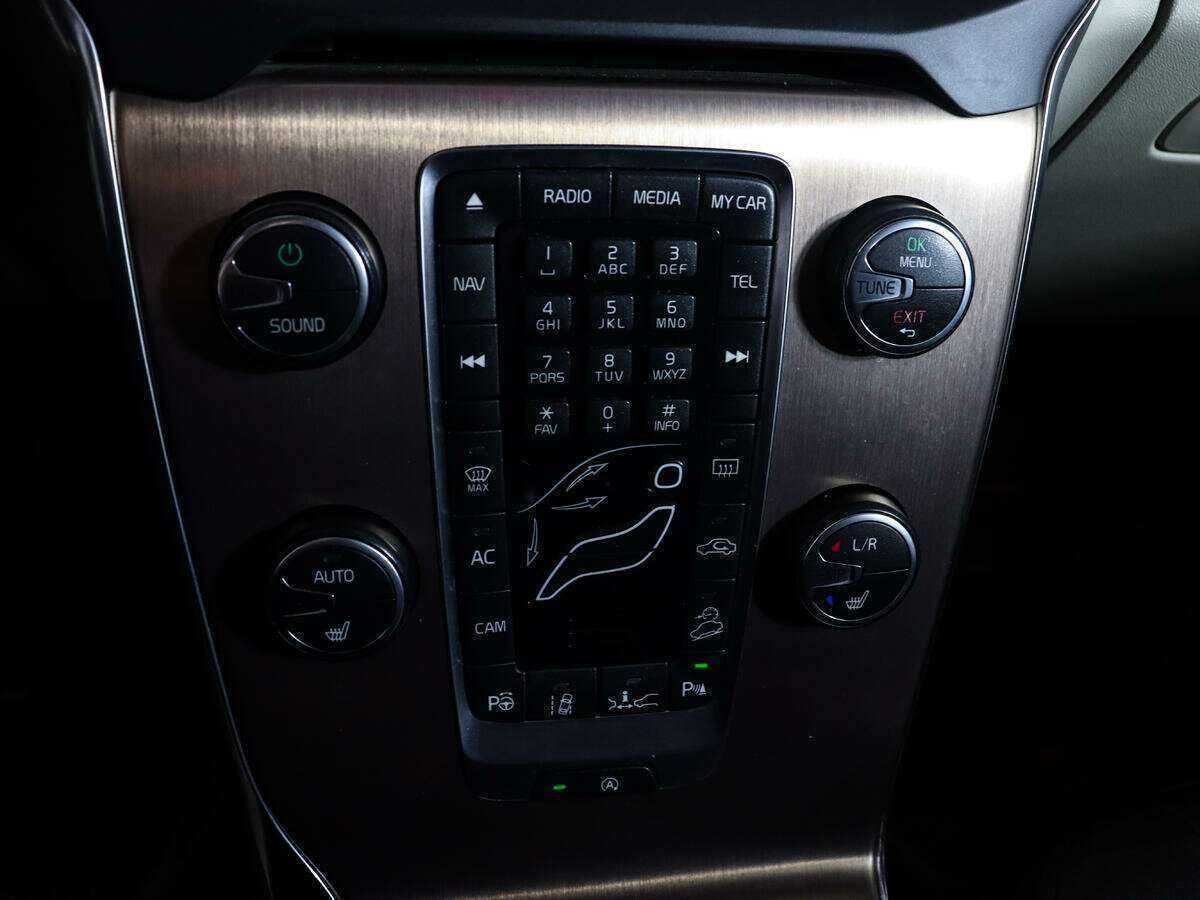 Б/У Вольво В40 Кросс Кантри 2013 года. Фото: #18