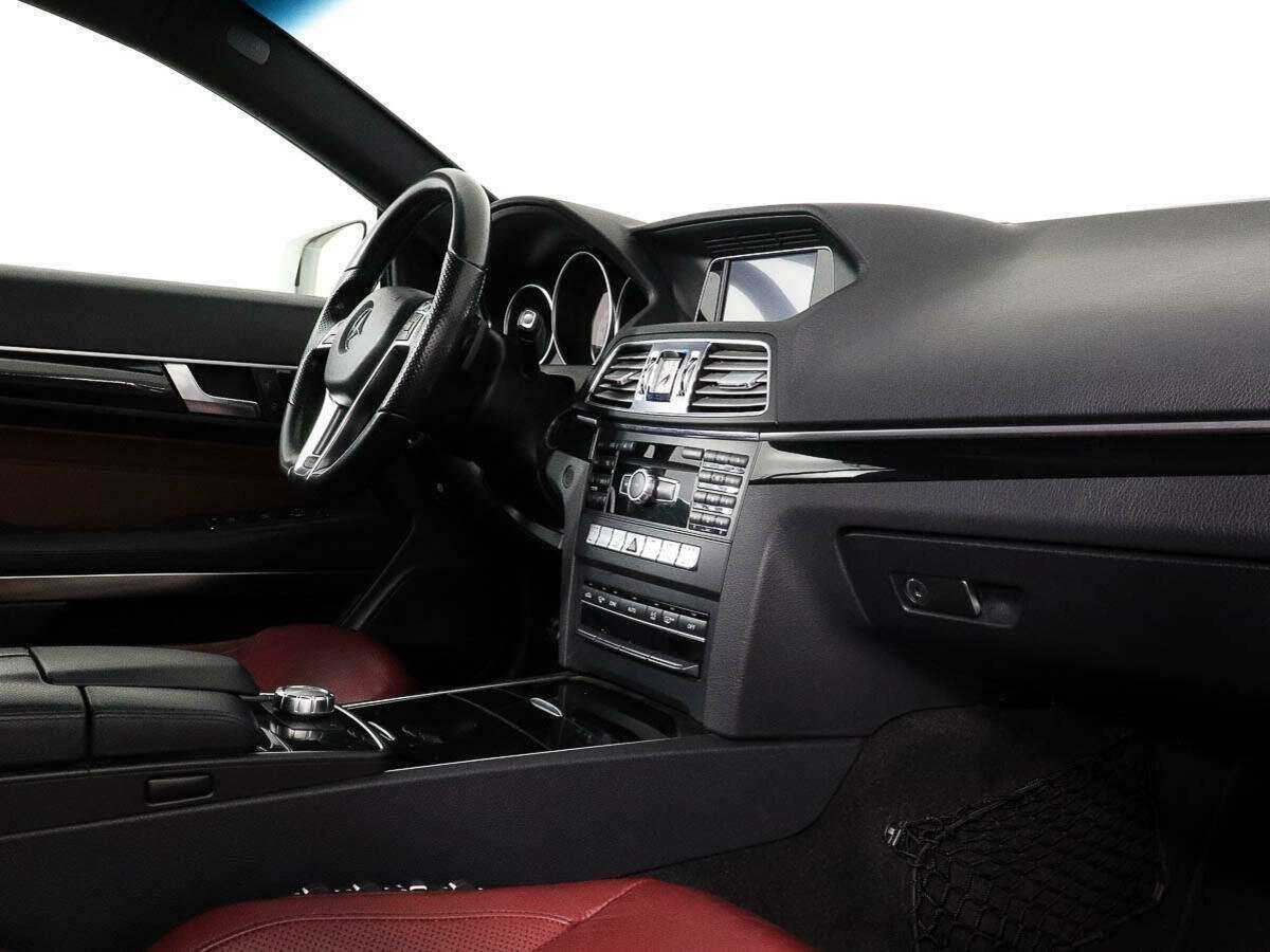 Б/У Мерседес-Бенц Е-Класс 2014 года. Фото: #5