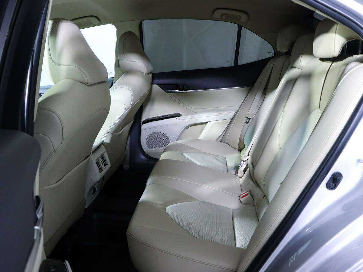 Б/У Тойота Камри 2020 года. Фото: #6