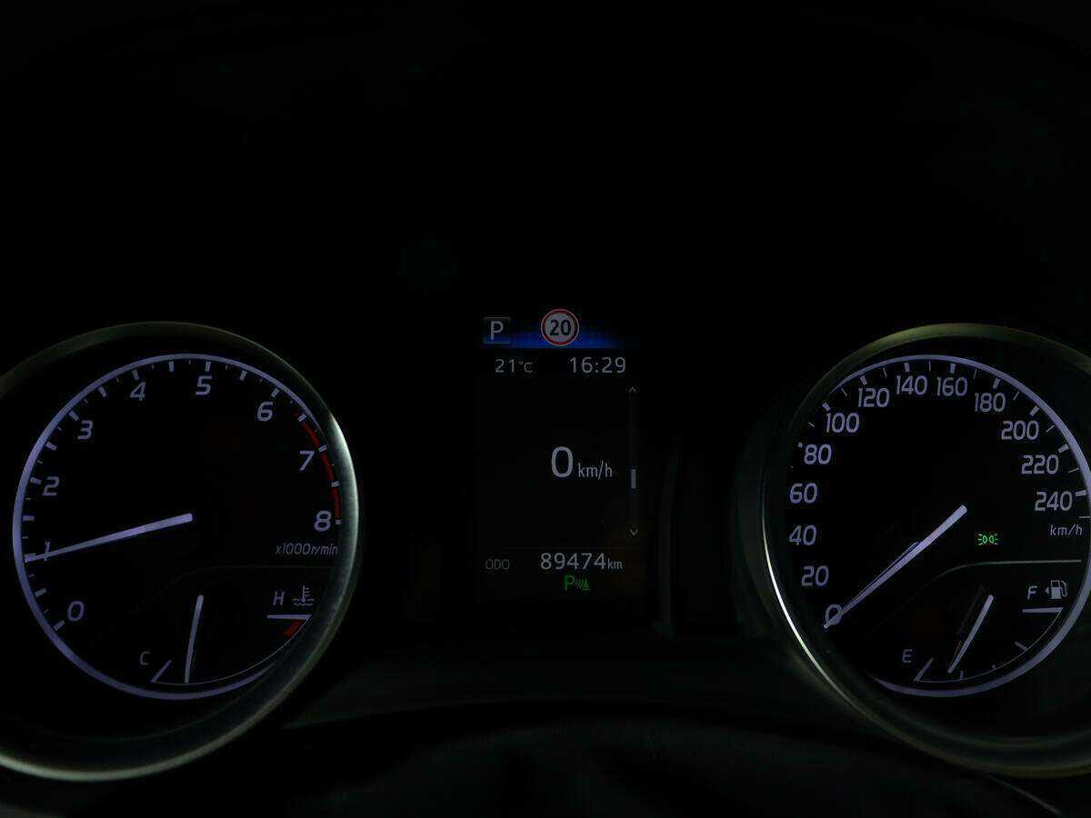 Б/У Тойота Камри 2020 года. Фото: #7